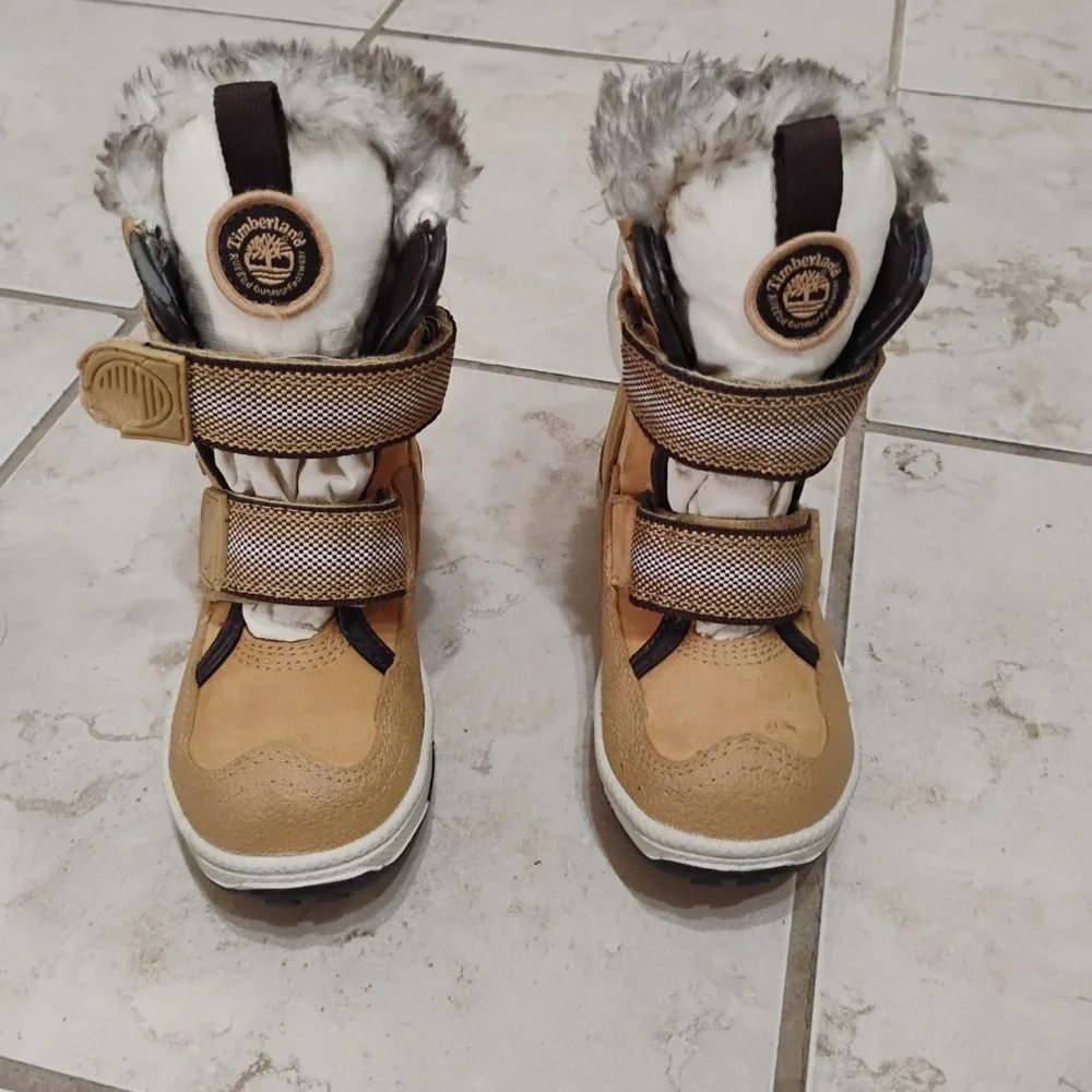 Timberland Kids Winter Boots with Faux Fur Lining Size 8